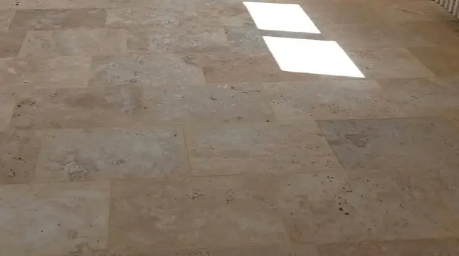 amenagement intérieur avec travertin